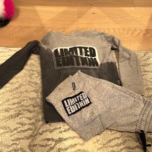 Boys size 6/7 nununu sweatsuit